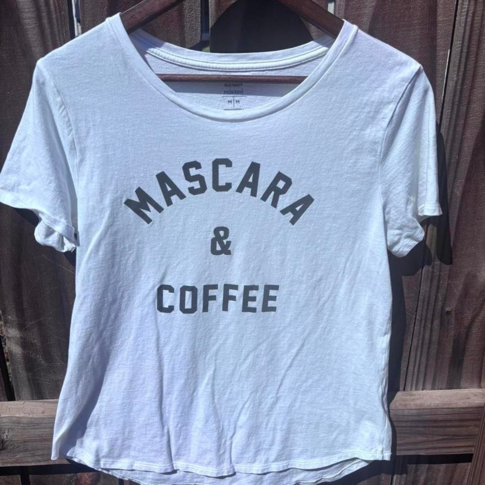 Mascara and coffee women's T-Shirt Old Navy Relaxed Tee Size Medium - Picture 2 of 6